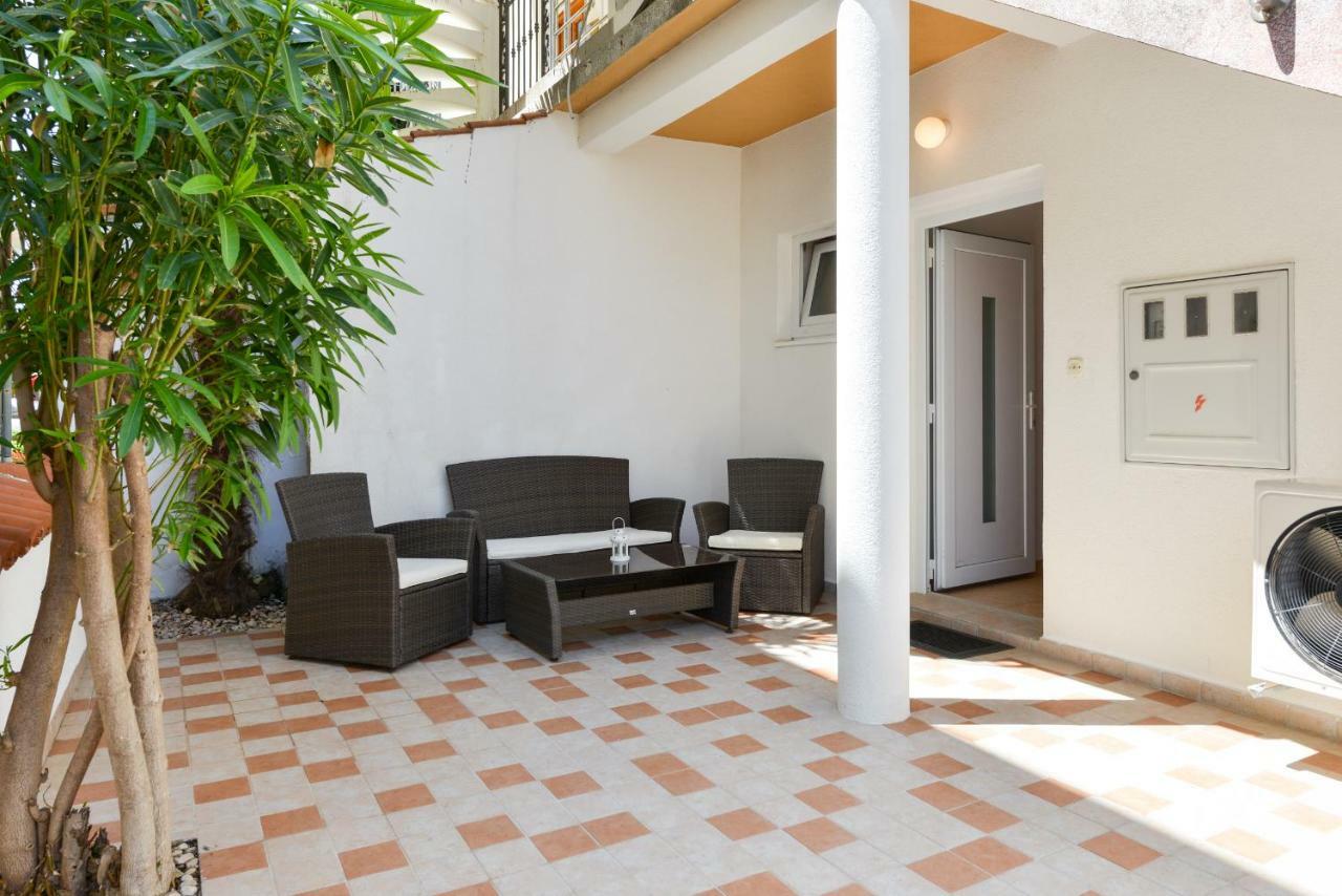 Mandic With Parking Appartement *