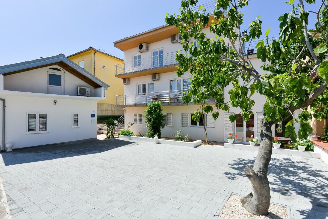 Apartment Mandic With Parking Zadar