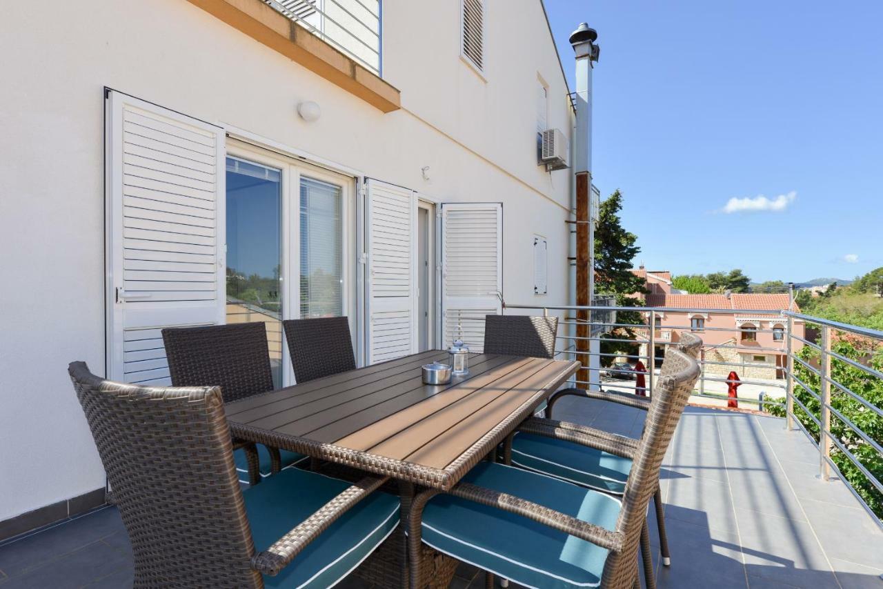 Mandic With Parking Apartment *