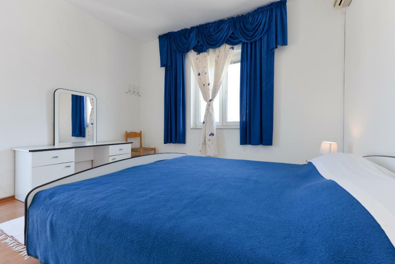 Mandic With Parking Apartment Zadar